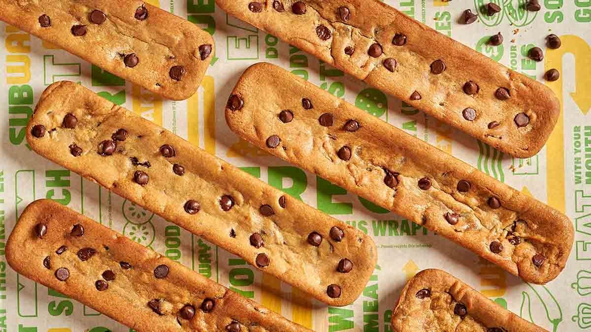 subway-footlong-cookie